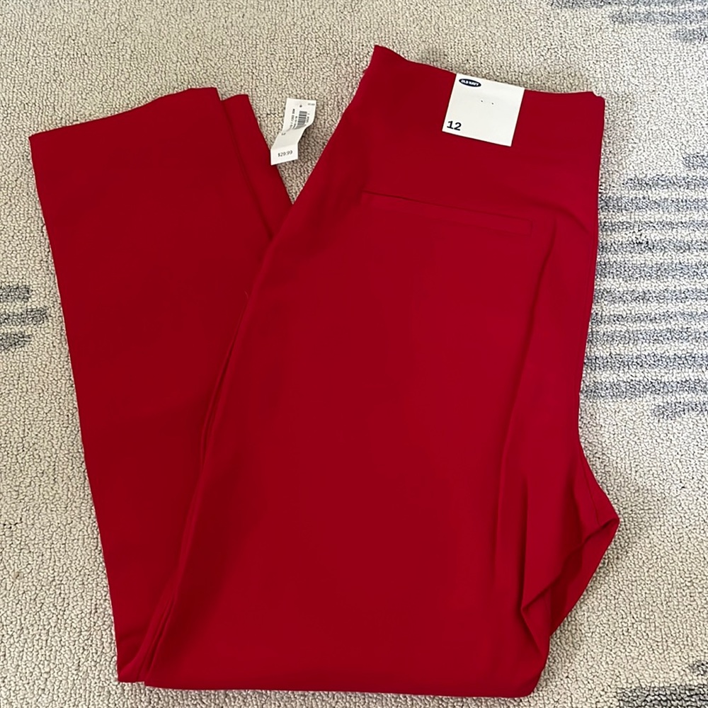 OLD NAVY RED ANKLE PIXIE PANTS